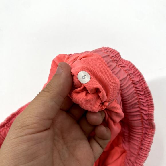 Lululemon pink hotty hot shorts - Picture 4 of 4